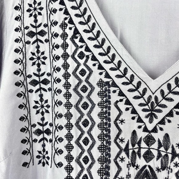 J. Jill Lilac Embroidered Rayon 3/4 Sleeve Light Weight Blouse Size S - Picture 3 of 6